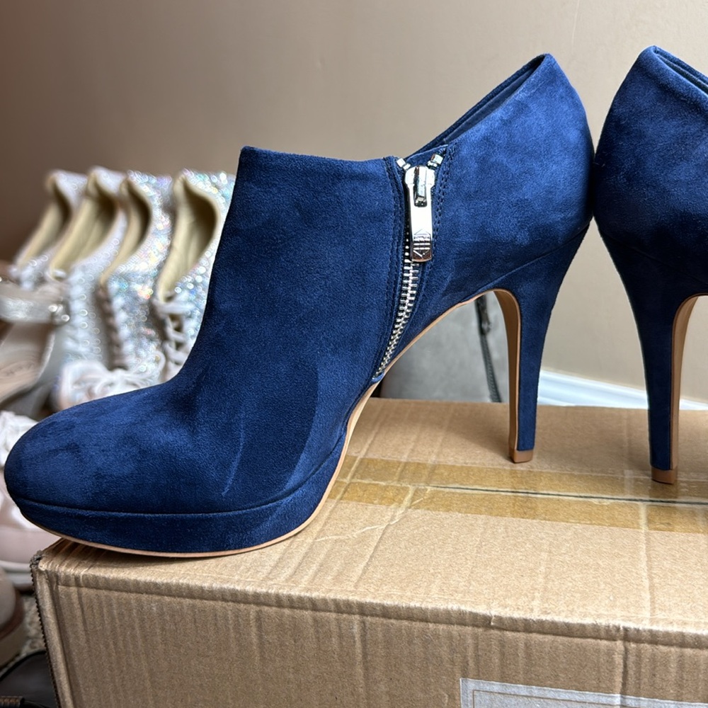 • Vince Camuto • Elvin Platform Bootie Ankle Boot • Inkwell • Size 9 • 😍 - Picture 9 of 17